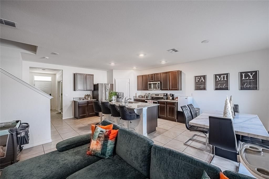 For Rent: $2,850 (5 beds, 3 baths, 2609 Square Feet)