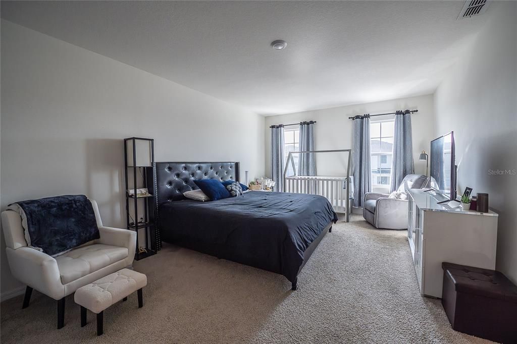 For Rent: $2,850 (5 beds, 3 baths, 2609 Square Feet)