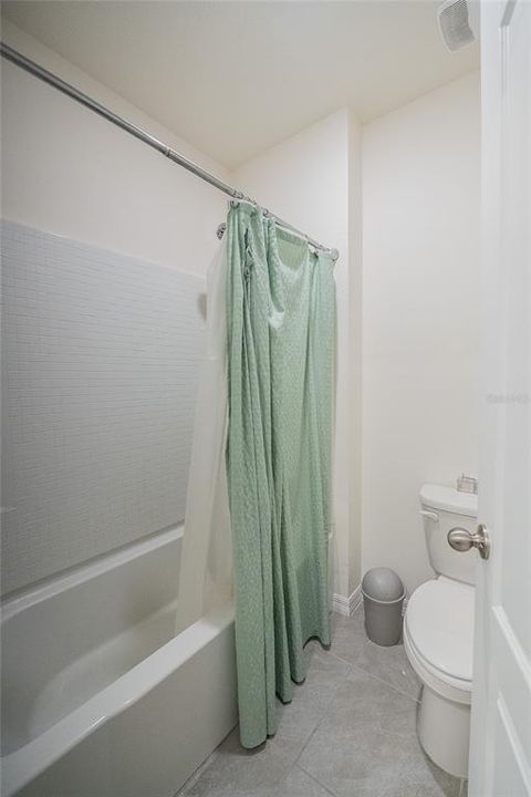 For Rent: $2,850 (5 beds, 3 baths, 2609 Square Feet)