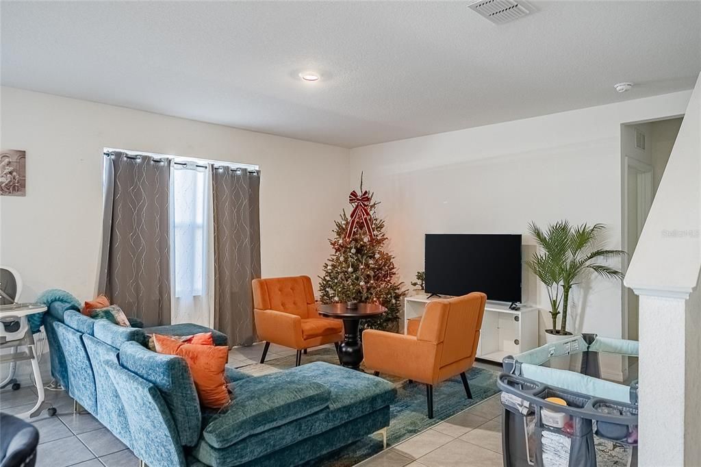 For Rent: $2,850 (5 beds, 3 baths, 2609 Square Feet)