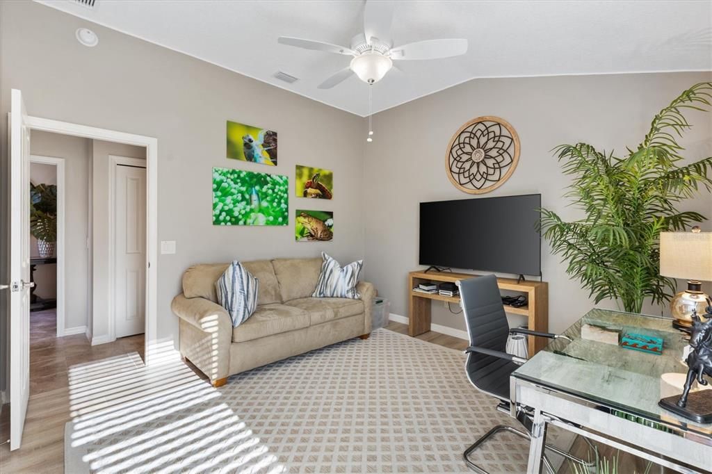 En Venta: $579,000 (3 camas, 2 baños, 1939 Pies cuadrados)