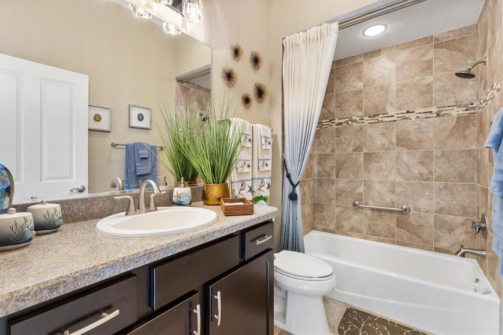 En Venta: $579,000 (3 camas, 2 baños, 1939 Pies cuadrados)