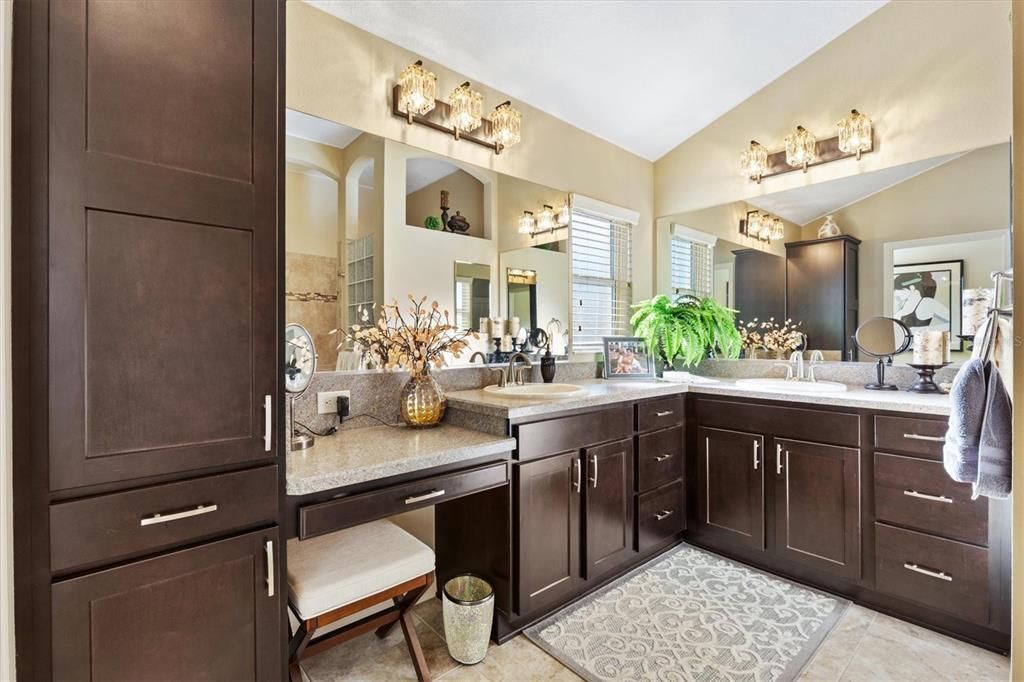 En Venta: $579,000 (3 camas, 2 baños, 1939 Pies cuadrados)