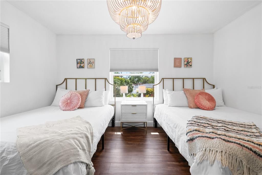 待售: $950,000 (5 贝兹, 3 浴室, 3728 平方英尺)