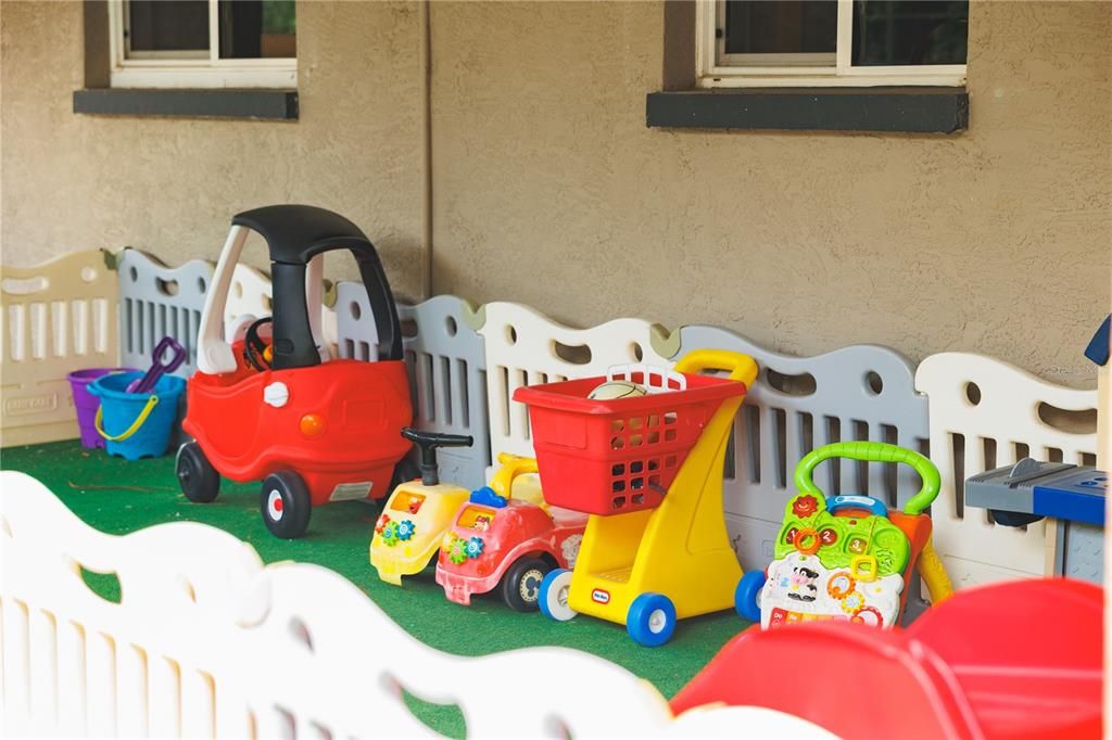 待售: $950,000 (5 贝兹, 3 浴室, 3728 平方英尺)