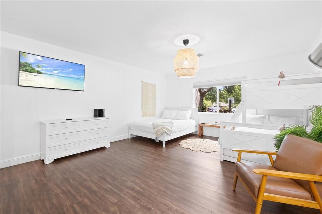 待售: $950,000 (5 贝兹, 3 浴室, 3728 平方英尺)