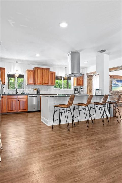 待售: $950,000 (5 贝兹, 3 浴室, 3728 平方英尺)