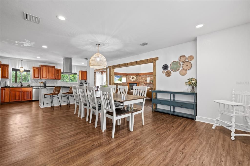 待售: $950,000 (5 贝兹, 3 浴室, 3728 平方英尺)