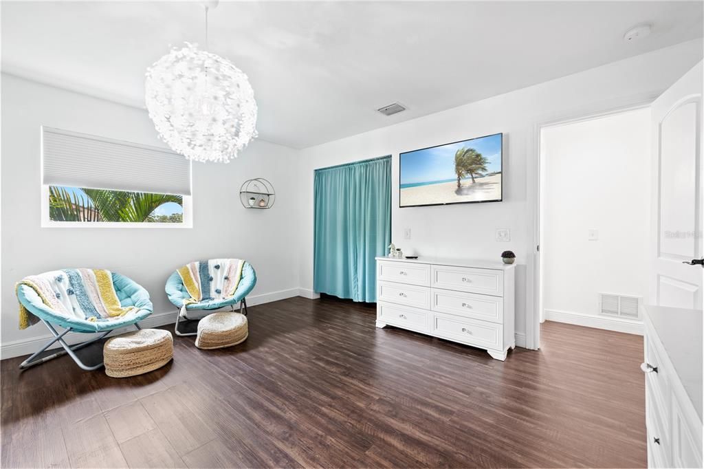 待售: $950,000 (5 贝兹, 3 浴室, 3728 平方英尺)