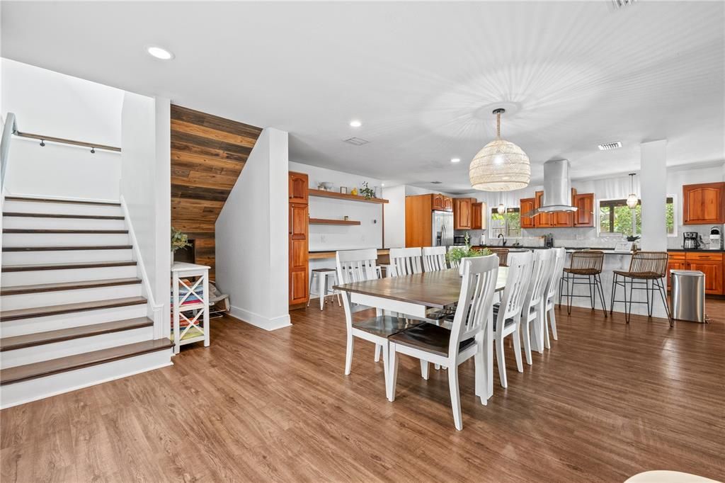 待售: $950,000 (5 贝兹, 3 浴室, 3728 平方英尺)