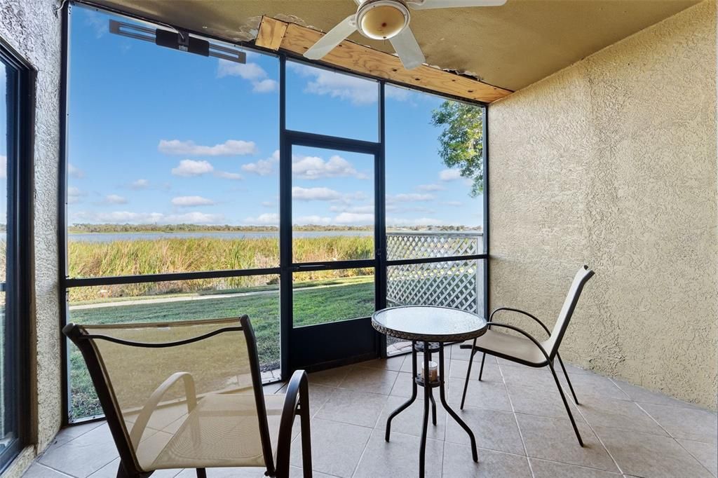 На продажу: $209,900 (2 спален, 2 ванн, 1018 Квадратных фут)