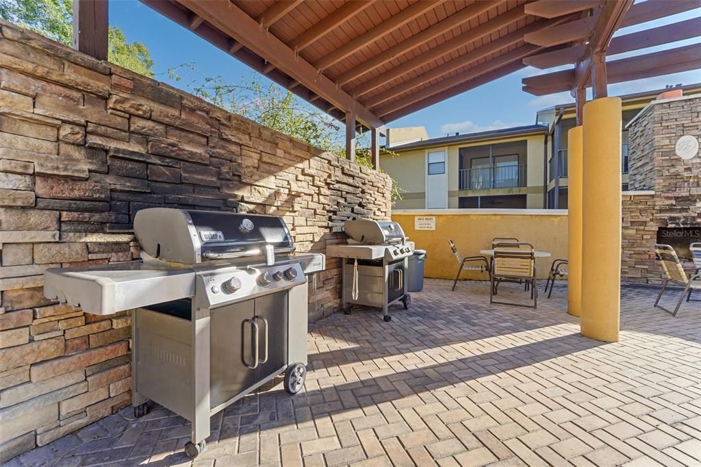 На продажу: $209,900 (2 спален, 2 ванн, 1018 Квадратных фут)