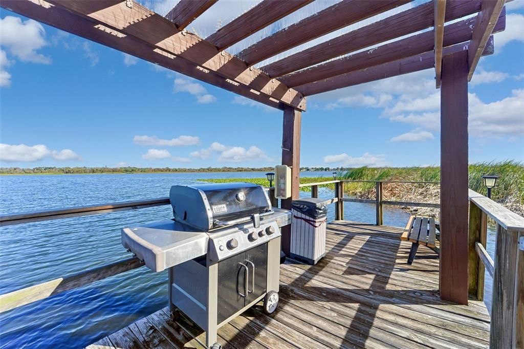 На продажу: $209,900 (2 спален, 2 ванн, 1018 Квадратных фут)