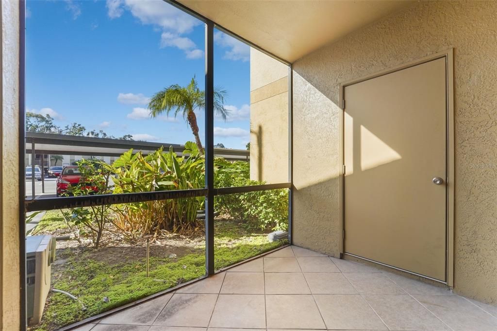 На продажу: $209,900 (2 спален, 2 ванн, 1018 Квадратных фут)