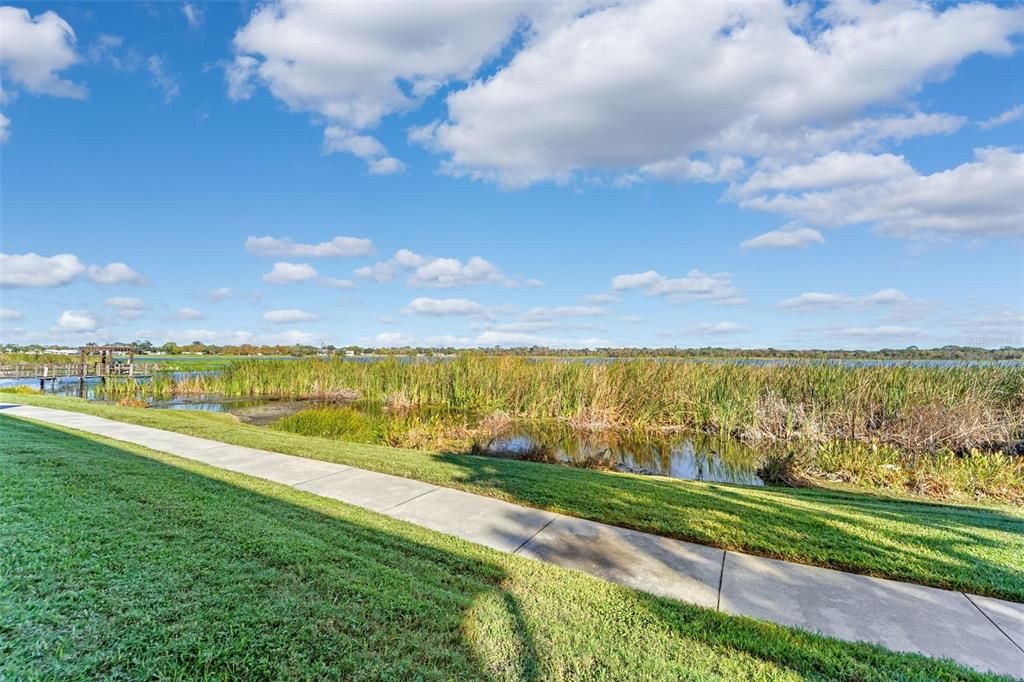 На продажу: $209,900 (2 спален, 2 ванн, 1018 Квадратных фут)