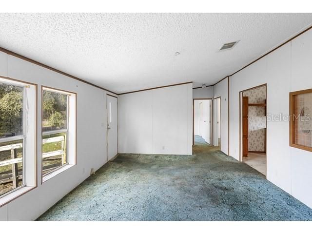 For Sale: $89,950 (3 beds, 2 baths, 1296 Square Feet)