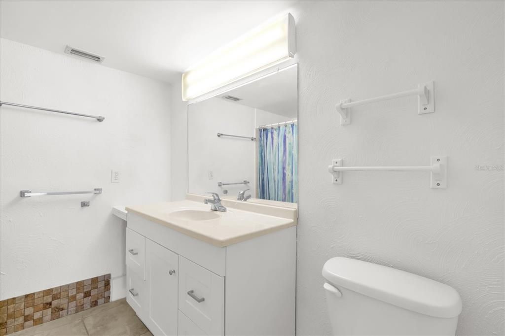 待售: $130,000 (2 贝兹, 2 浴室, 1345 平方英尺)