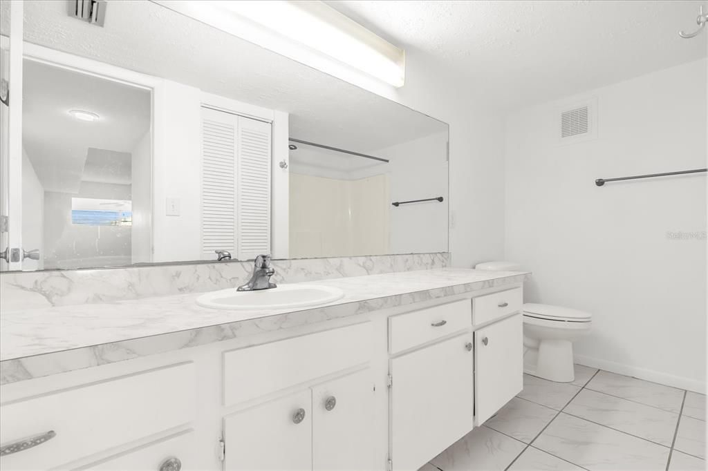 待售: $130,000 (2 贝兹, 2 浴室, 1345 平方英尺)