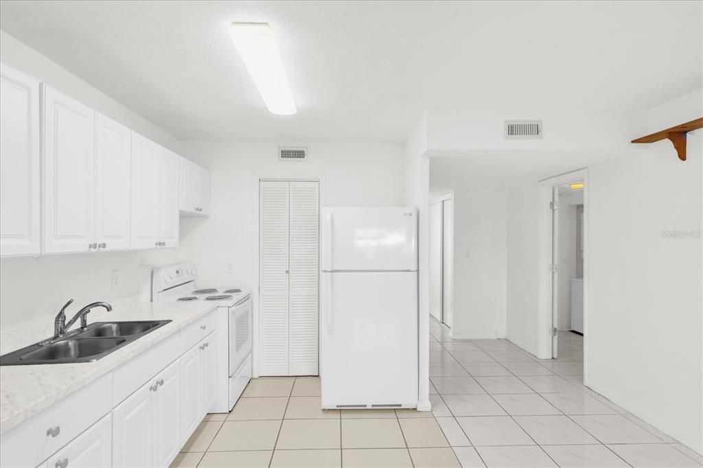 待售: $130,000 (2 贝兹, 2 浴室, 1345 平方英尺)