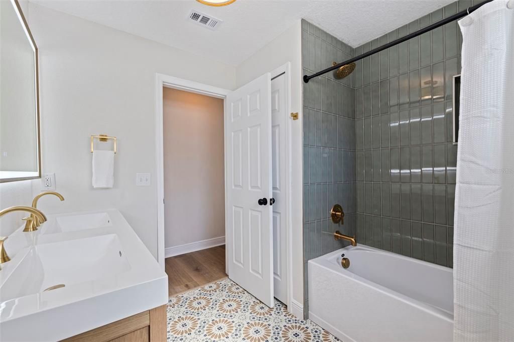 待售: $1,150,000 (3 贝兹, 2 浴室, 1690 平方英尺)