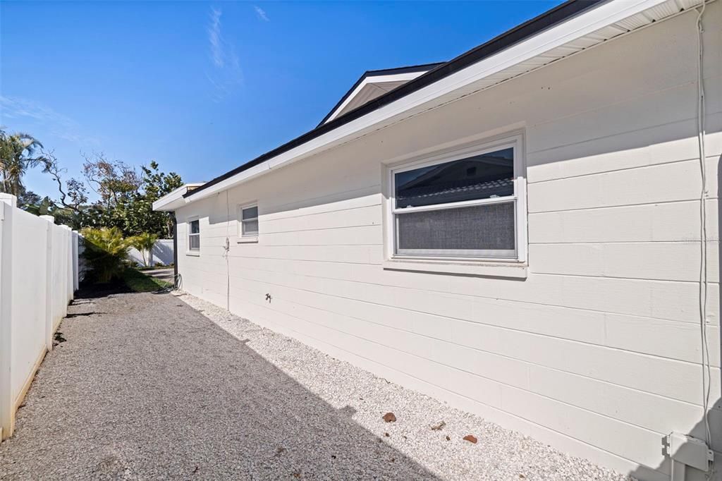 待售: $1,150,000 (3 贝兹, 2 浴室, 1690 平方英尺)