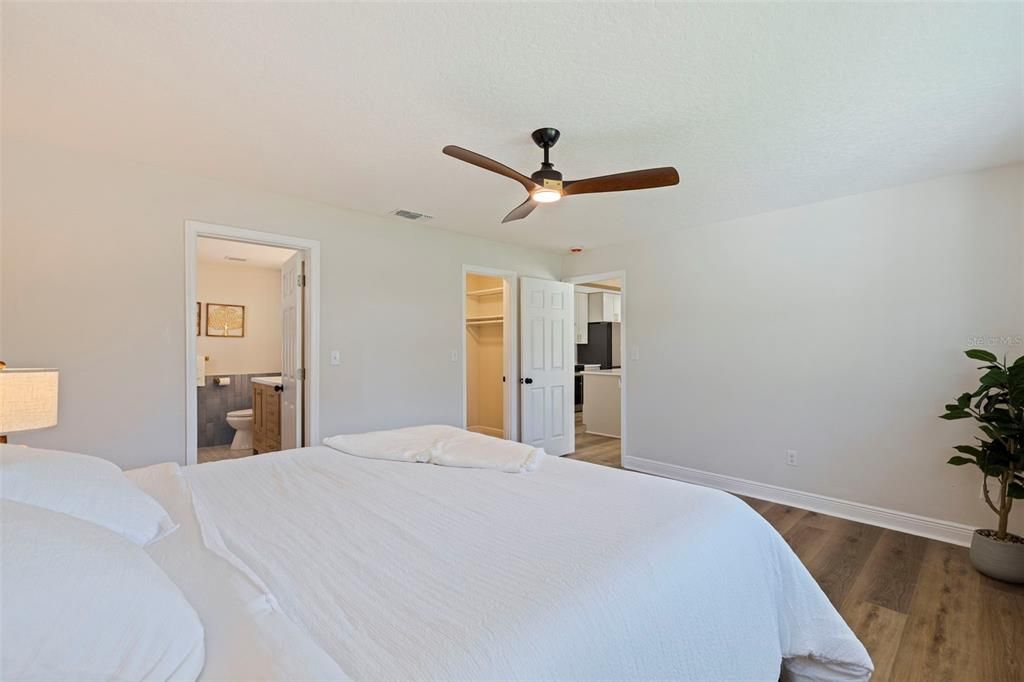 待售: $1,150,000 (3 贝兹, 2 浴室, 1690 平方英尺)