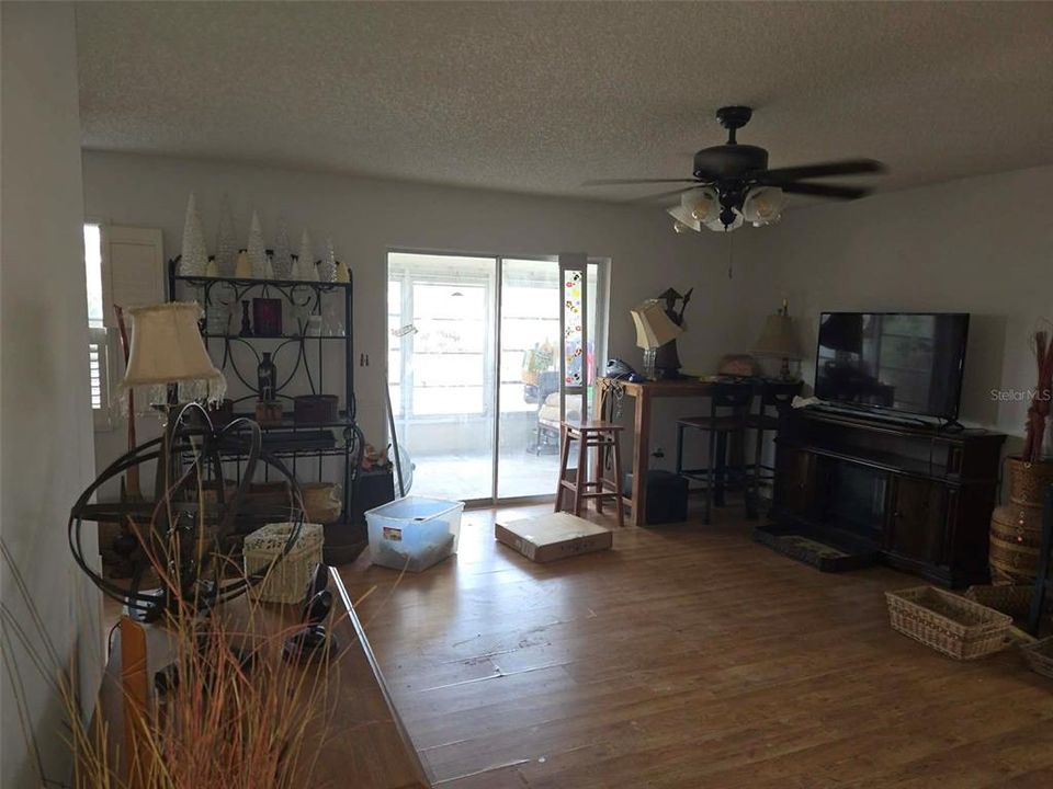 For Sale: $90,000 (2 beds, 2 baths, 1180 Square Feet)