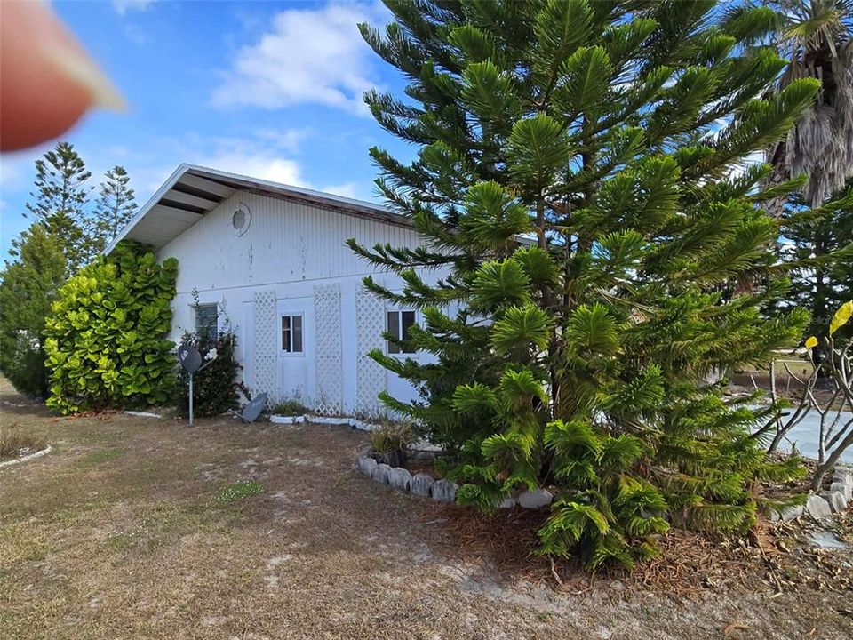 For Sale: $90,000 (2 beds, 2 baths, 1180 Square Feet)