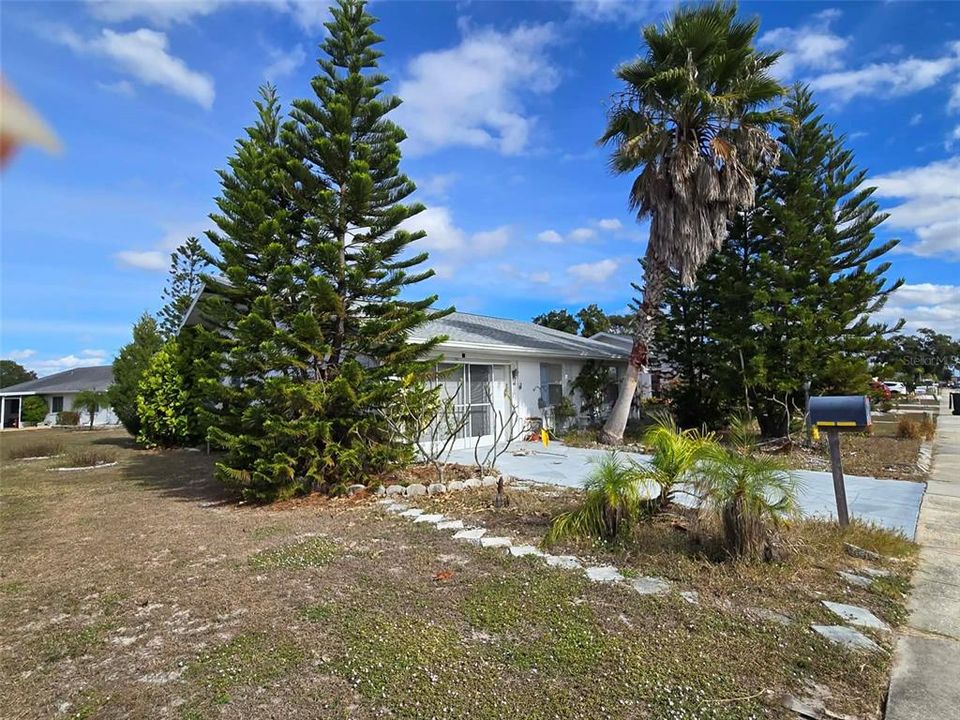 For Sale: $90,000 (2 beds, 2 baths, 1180 Square Feet)