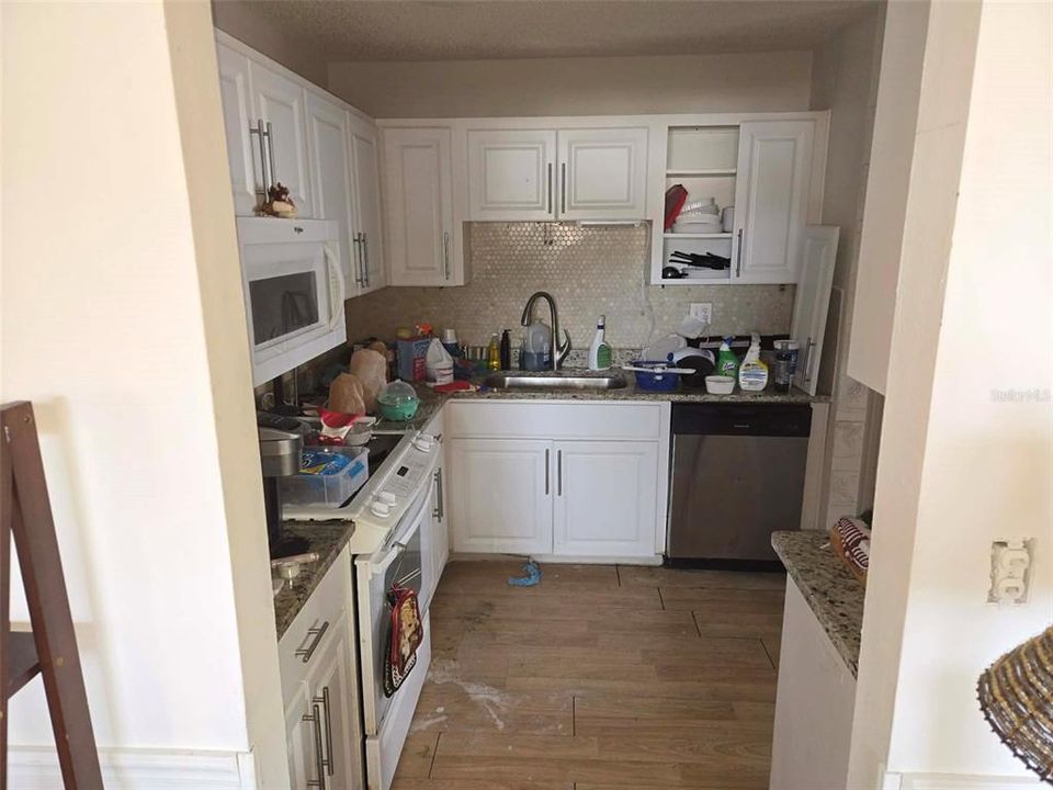 For Sale: $90,000 (2 beds, 2 baths, 1180 Square Feet)