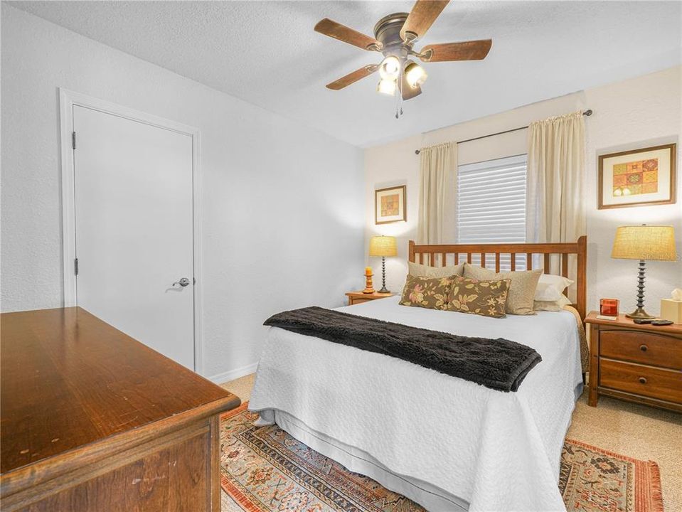 En Venta: $475,000 (4 camas, 2 baños, 2563 Pies cuadrados)