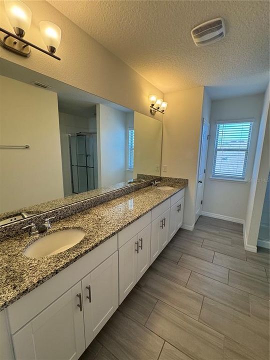 For Rent: $3,300 (4 beds, 3 baths, 2489 Square Feet)