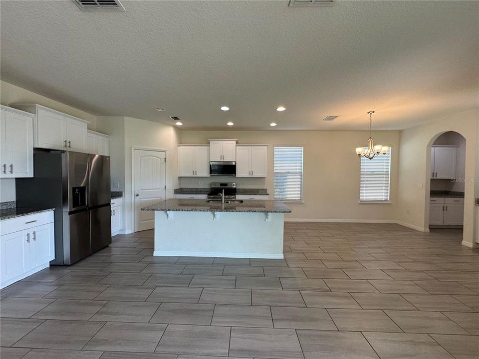 For Rent: $3,300 (4 beds, 3 baths, 2489 Square Feet)