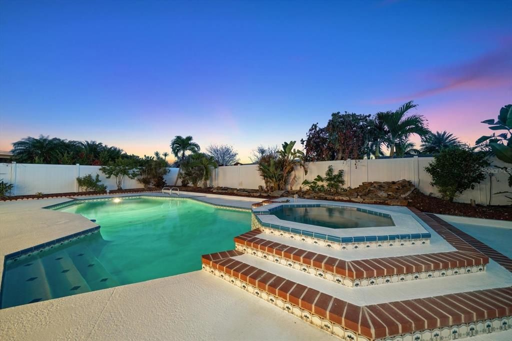 En Venta: $690,000 (3 camas, 2 baños, 1908 Pies cuadrados)