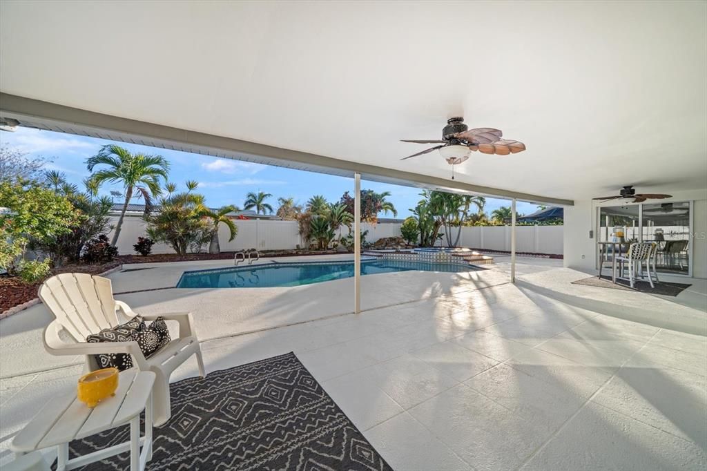 En Venta: $690,000 (3 camas, 2 baños, 1908 Pies cuadrados)