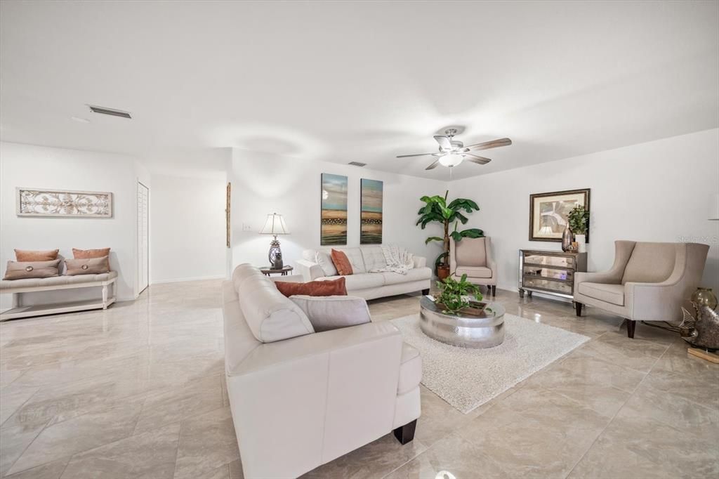 En Venta: $690,000 (3 camas, 2 baños, 1908 Pies cuadrados)