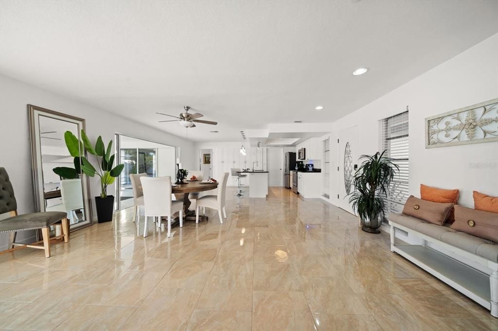 En Venta: $690,000 (3 camas, 2 baños, 1908 Pies cuadrados)