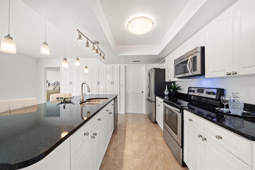 En Venta: $690,000 (3 camas, 2 baños, 1908 Pies cuadrados)