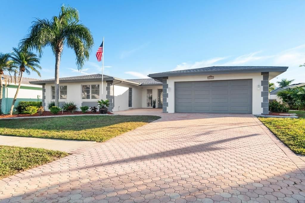 En Venta: $690,000 (3 camas, 2 baños, 1908 Pies cuadrados)