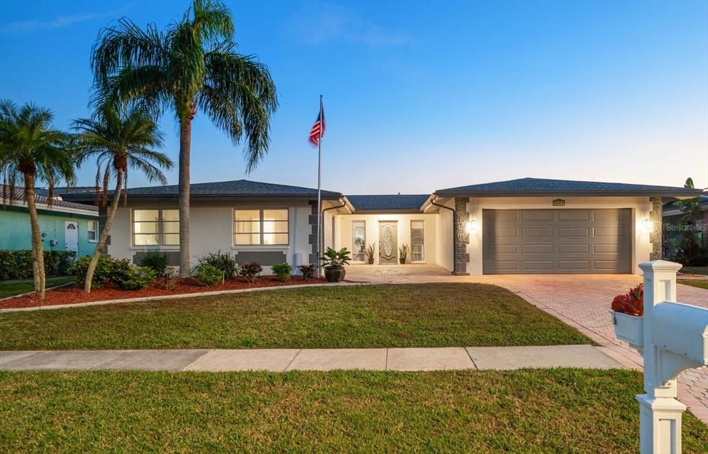 En Venta: $690,000 (3 camas, 2 baños, 1908 Pies cuadrados)