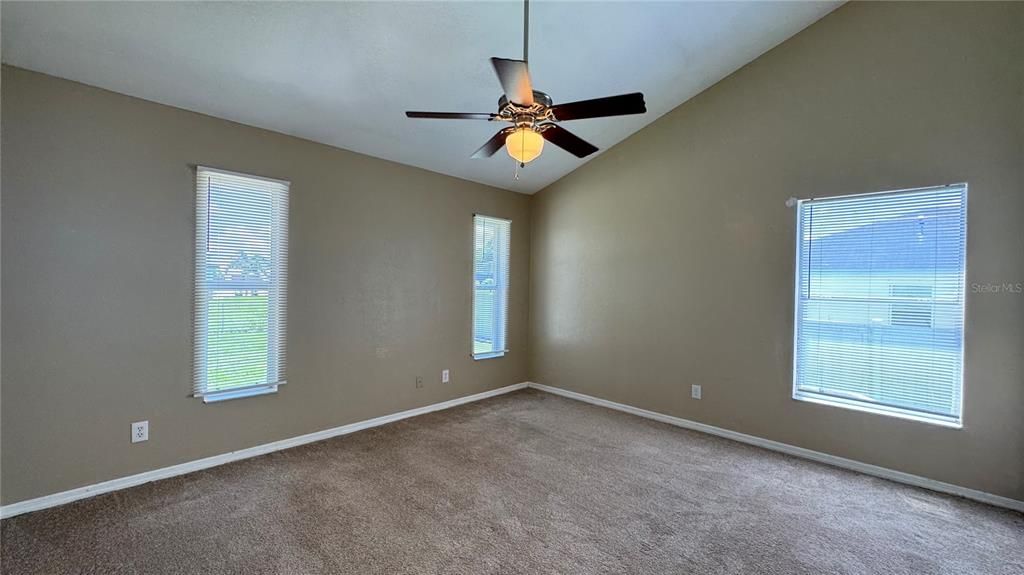 待售: $300,000 (3 贝兹, 2 浴室, 1255 平方英尺)