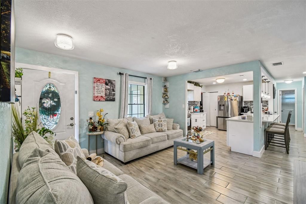 For Sale: $515,000 (6 beds, 4 baths, 2185 Square Feet)