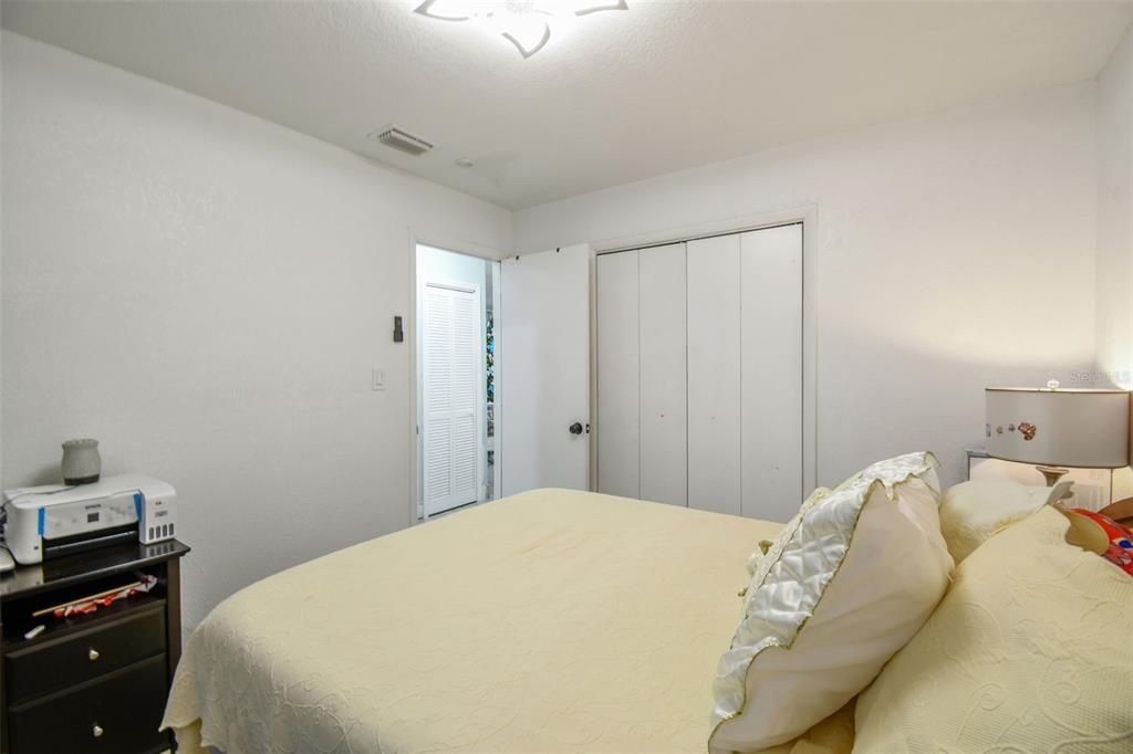 For Sale: $515,000 (6 beds, 4 baths, 2185 Square Feet)