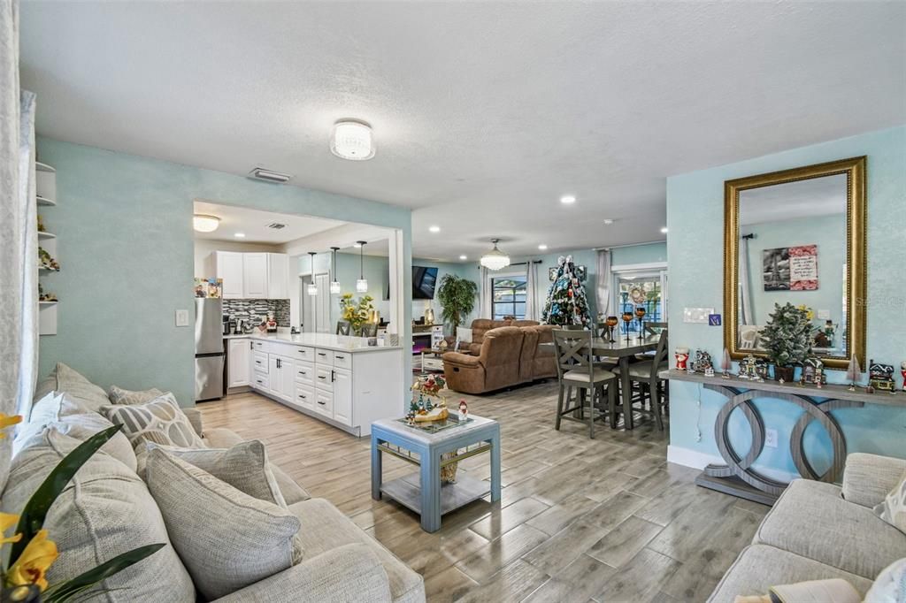 For Sale: $515,000 (6 beds, 4 baths, 2185 Square Feet)