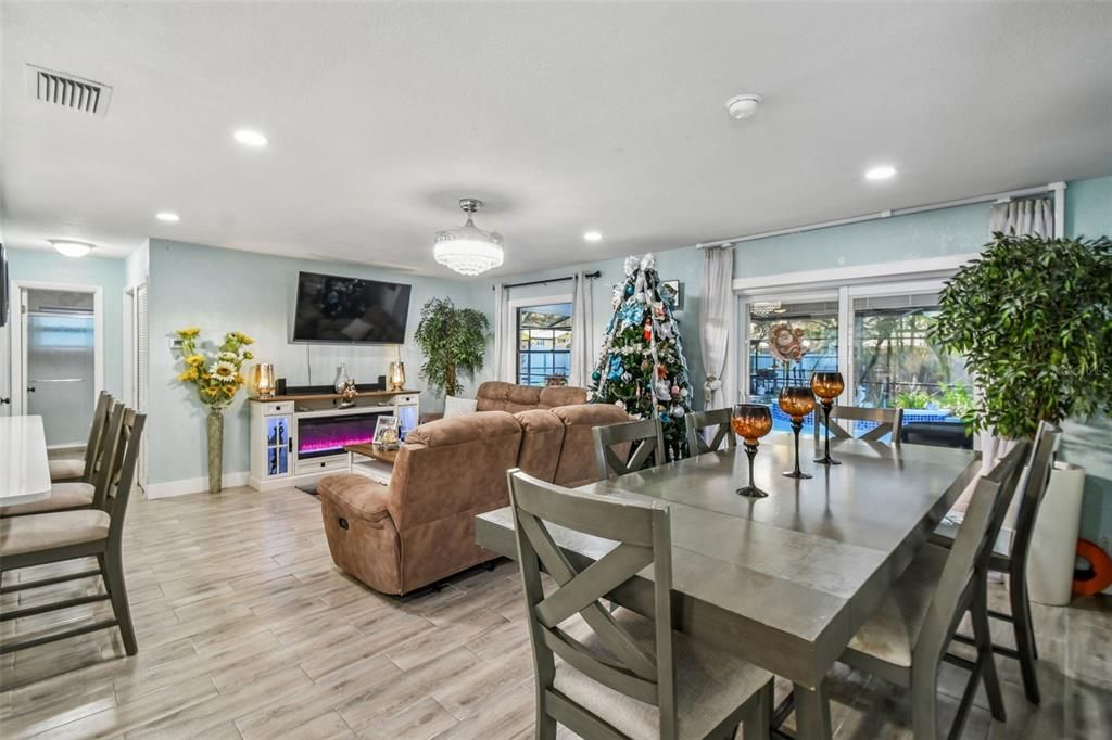 For Sale: $515,000 (6 beds, 4 baths, 2185 Square Feet)