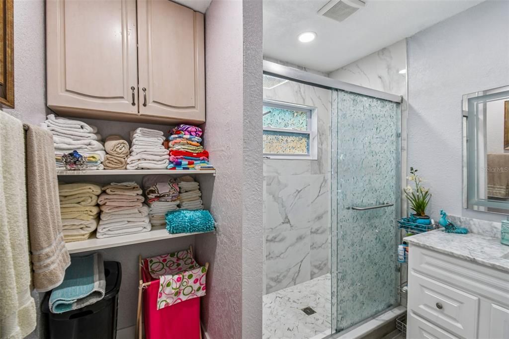 For Sale: $515,000 (6 beds, 4 baths, 2185 Square Feet)