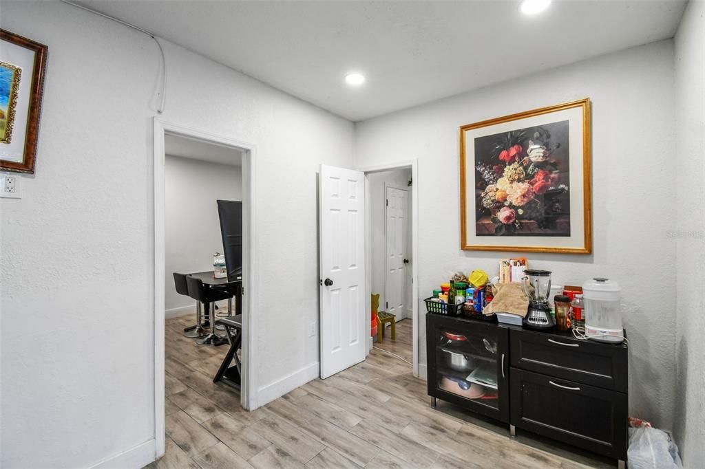 For Sale: $515,000 (6 beds, 4 baths, 2185 Square Feet)