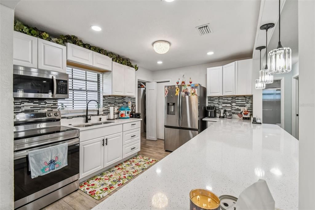 For Sale: $515,000 (6 beds, 4 baths, 2185 Square Feet)