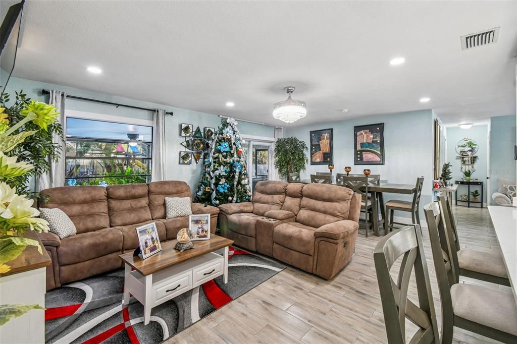 For Sale: $515,000 (6 beds, 4 baths, 2185 Square Feet)