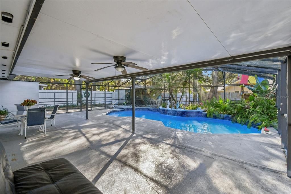 For Sale: $515,000 (6 beds, 4 baths, 2185 Square Feet)